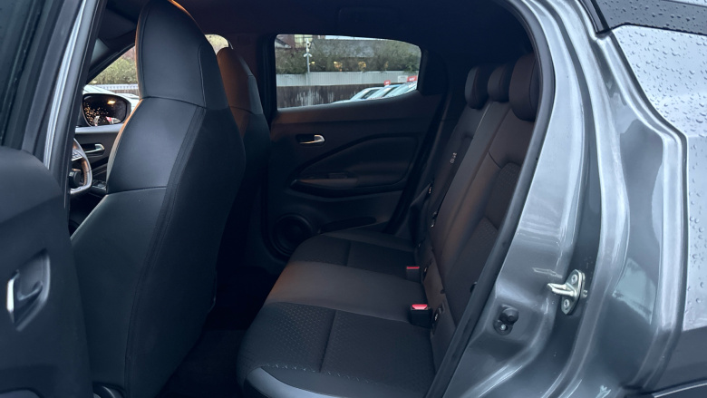 Nissan Juke 1.0 DiG-T 114 N-Connecta 5dr Petrol Hatchback